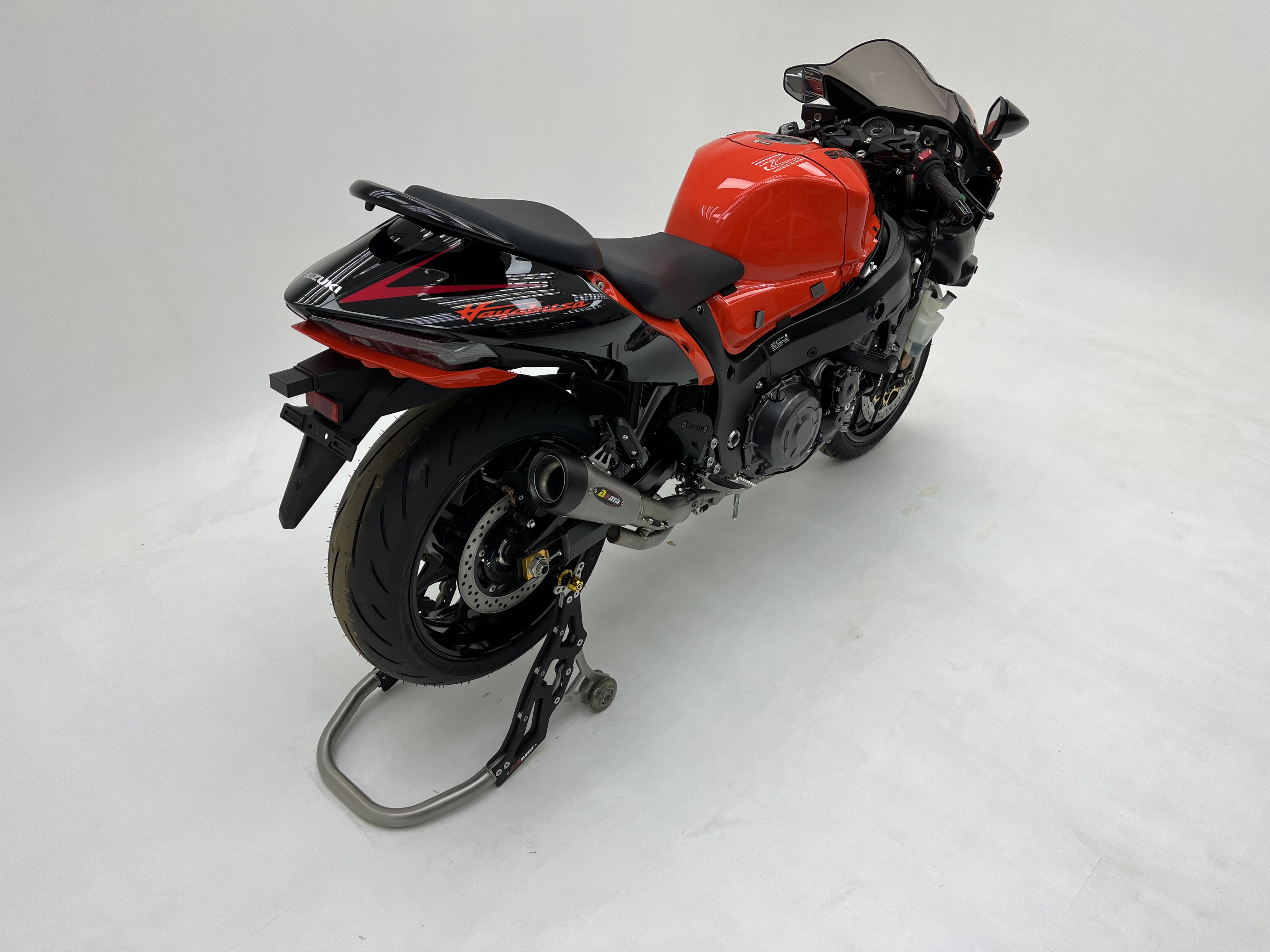 arata-gsxr1300-delta2-6